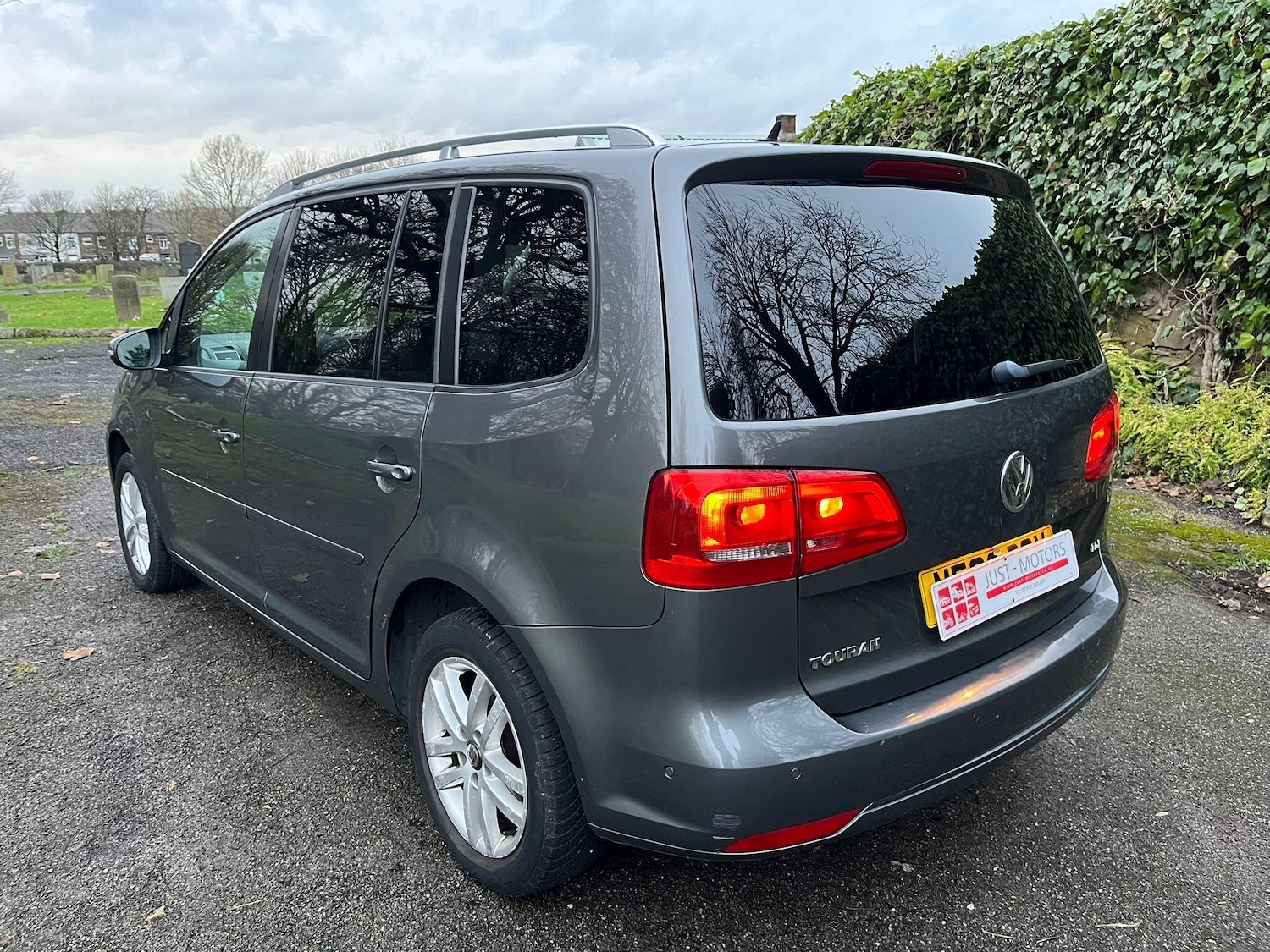 Used Volkswagen Touran 2012 for sale - 76752450: Photo 62