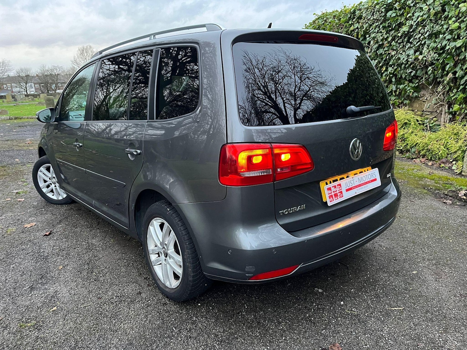 Used Volkswagen Touran 2012 for sale - 76752450: Photo 64