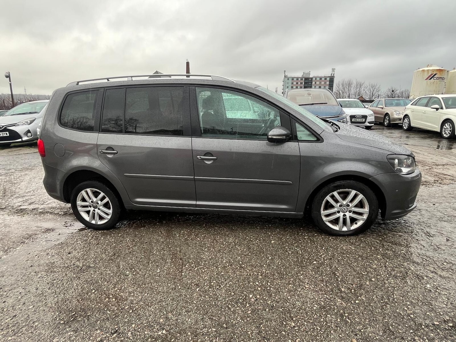 Used Volkswagen Touran 2012 for sale - 76752450: Photo 7