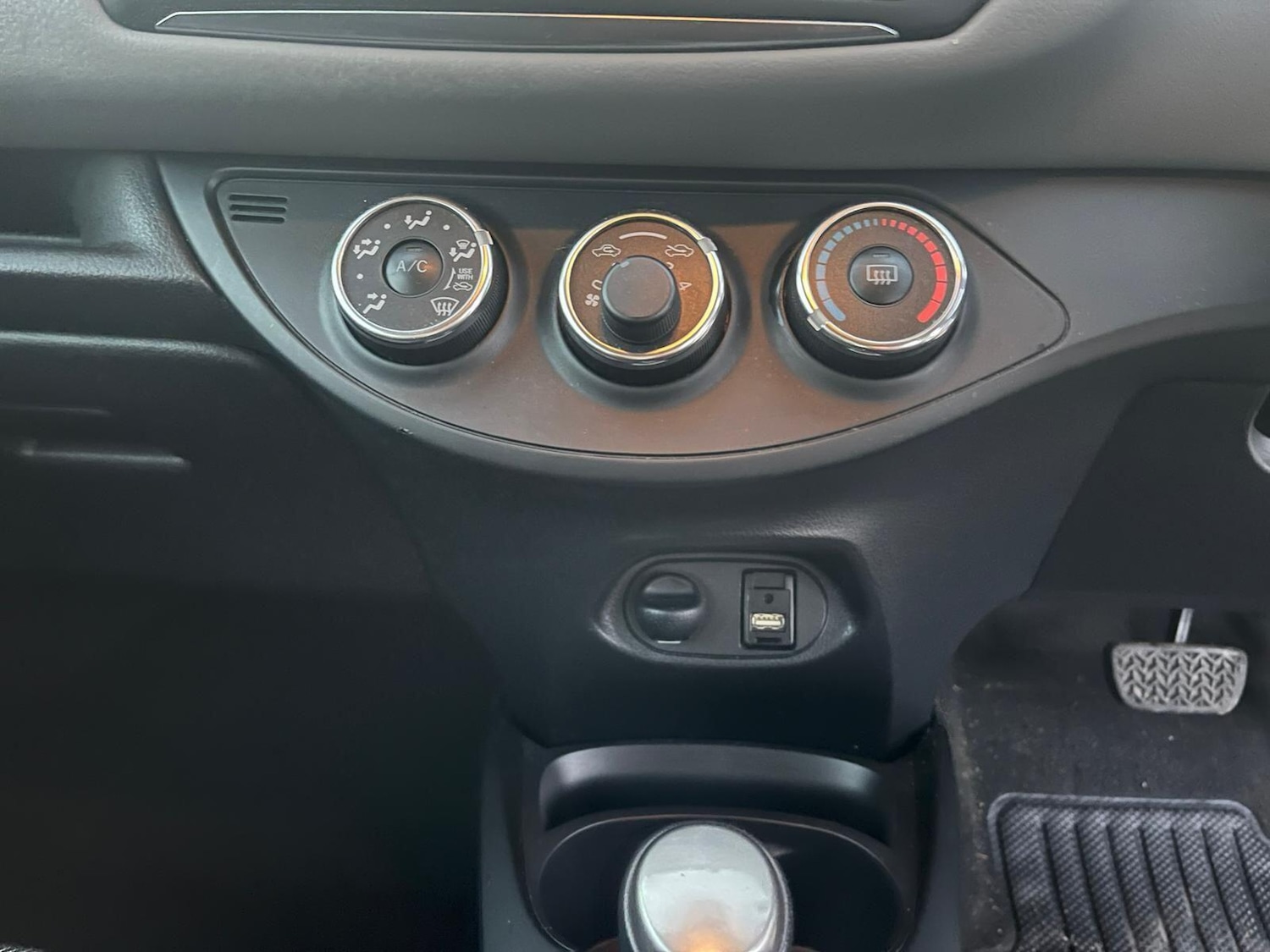 Used Toyota Yaris 2014 for sale - 76701233: Photo 12