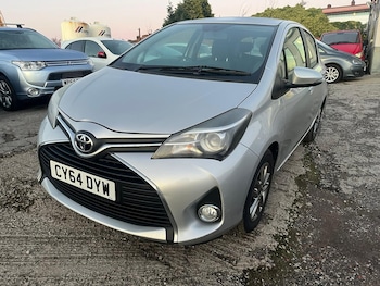 Used Toyota Yaris 2014 for sale - 76701233: Photo