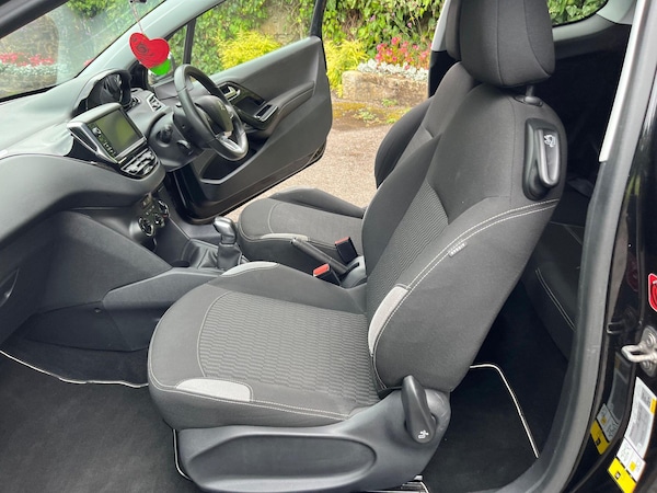 Used Peugeot 208 2015 for sale - 75314982: Photo 13