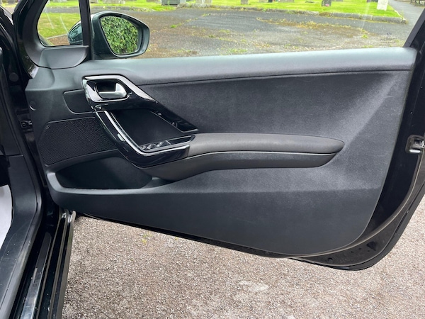 Used Peugeot 208 2015 for sale - 75314982: Photo 23
