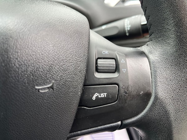 Used Peugeot 208 2015 for sale - 75314982: Photo 29