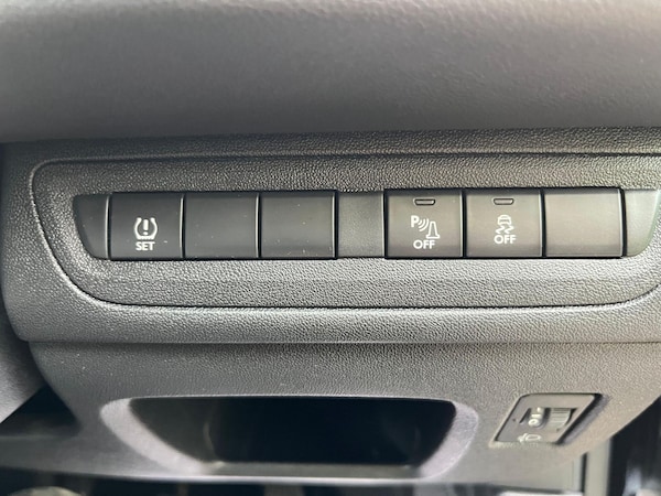 Used Peugeot 208 2015 for sale - 75314982: Photo 31