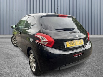Used Peugeot 208 2015 for sale - 75314982: Photo