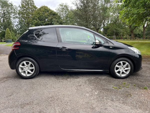 Used Peugeot 208 2015 for sale - 75314982: Photo 75
