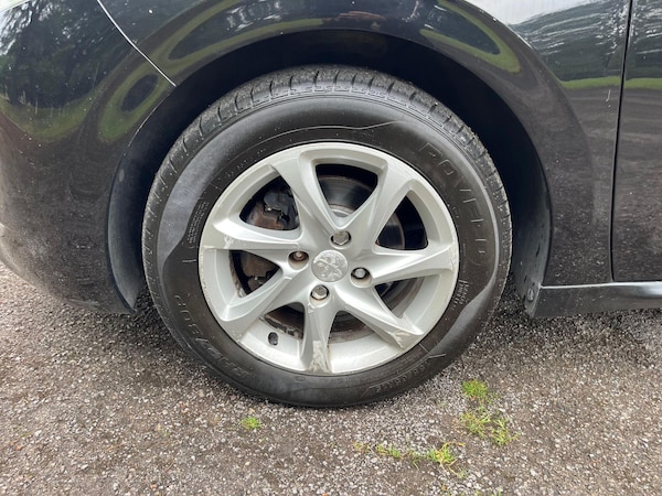 Used Peugeot 208 2015 for sale - 75314982: Photo 78