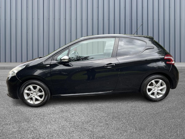 Used Peugeot 208 2015 for sale - 75314982: Photo 8