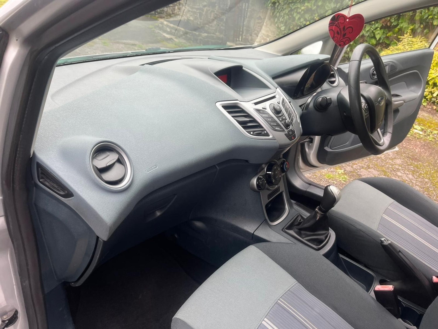 Used Ford Fiesta 2010 for sale - 77291550: Photo 12