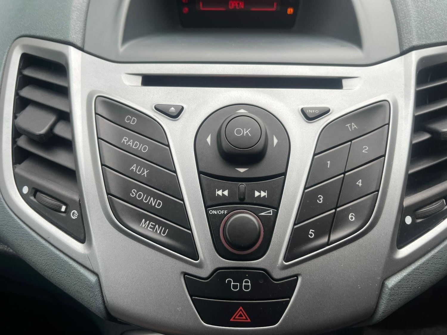 Used Ford Fiesta 2010 for sale - 77291550: Photo 39