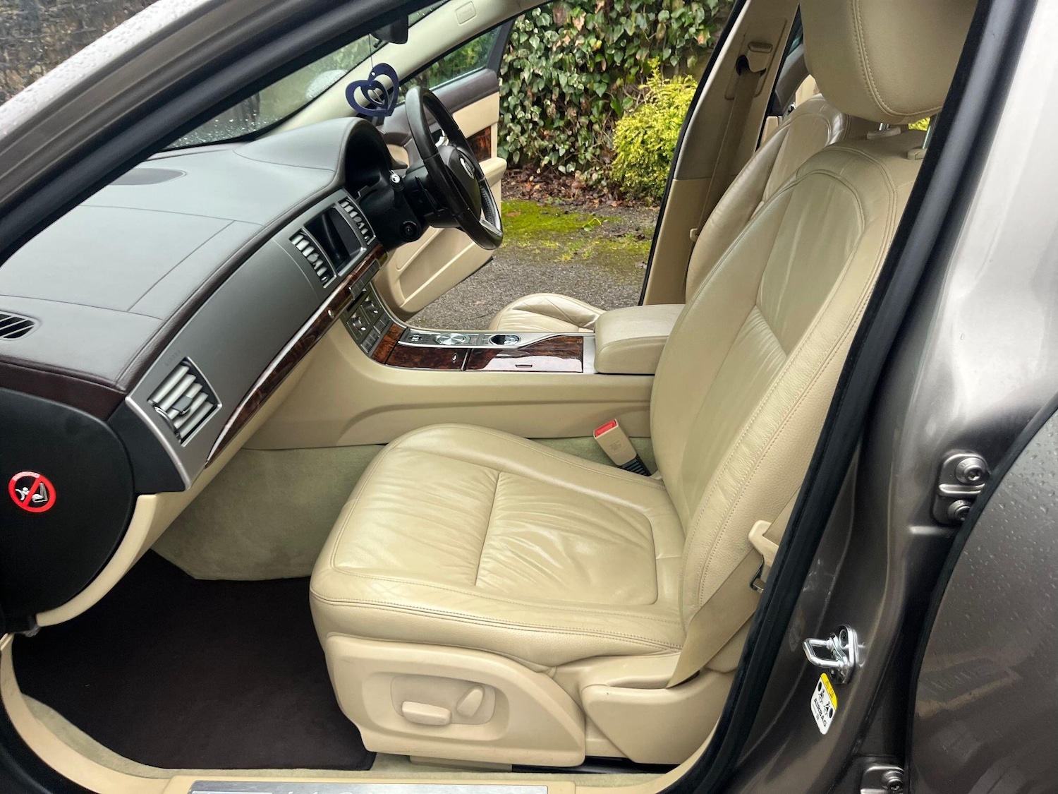 Used Jaguar XF 2011 for sale - 77982623: Photo 13