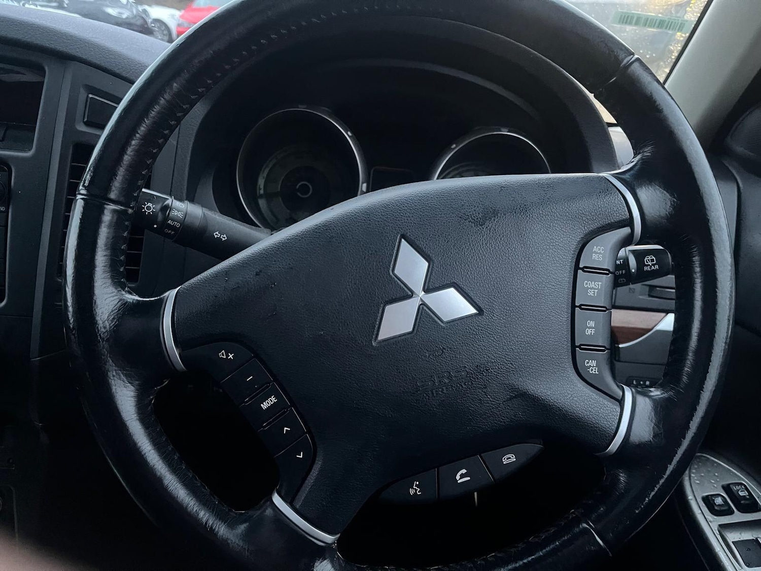 Used Mitsubishi Shogun 2014 for sale - 76989159: Photo 11