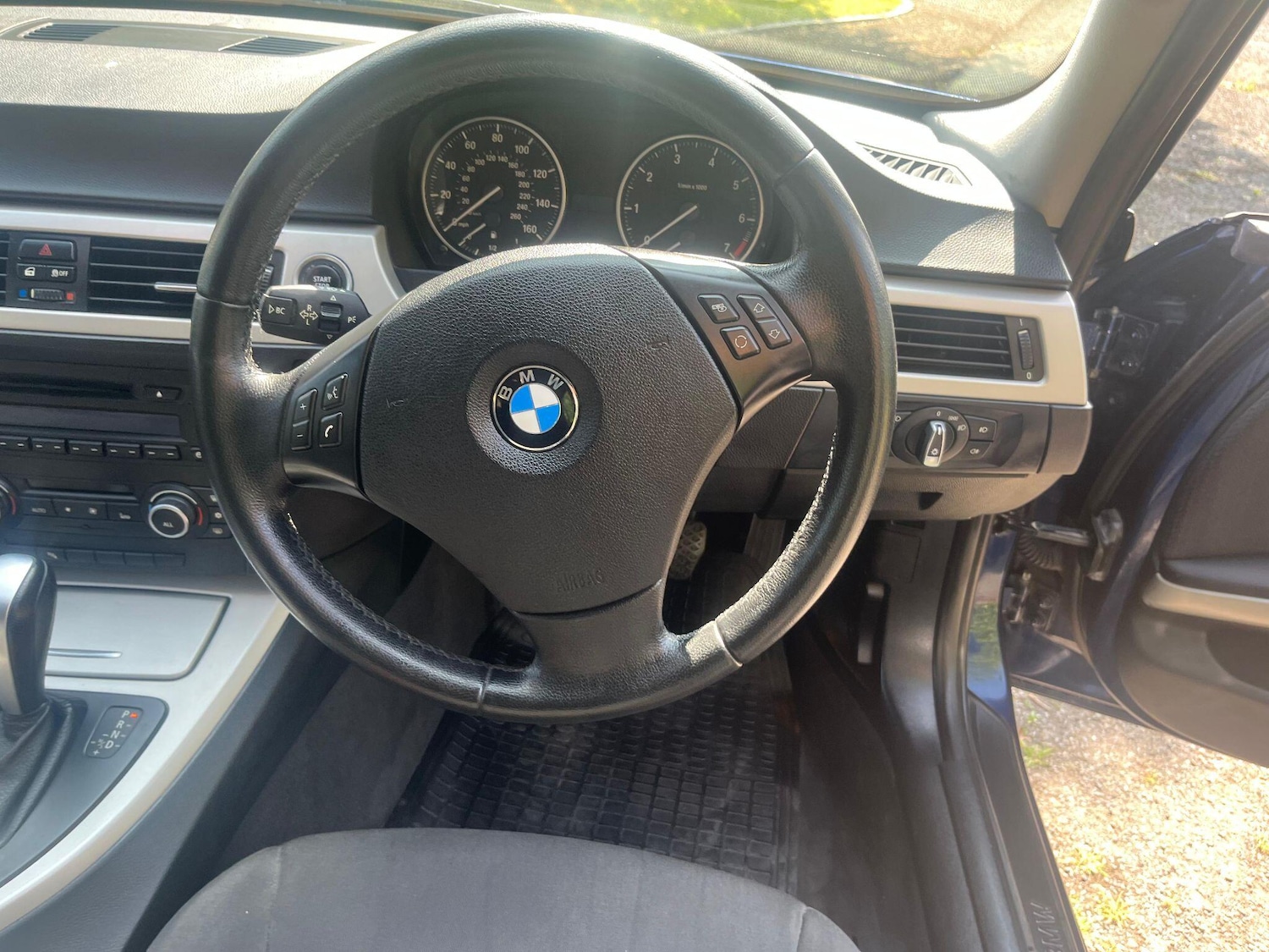 Used BMW 3 Series 2011 for sale - 78035035: Photo 29