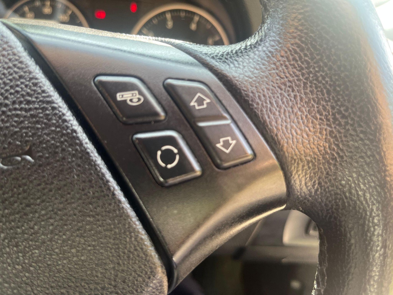 Used BMW 3 Series 2011 for sale - 78035035: Photo 33