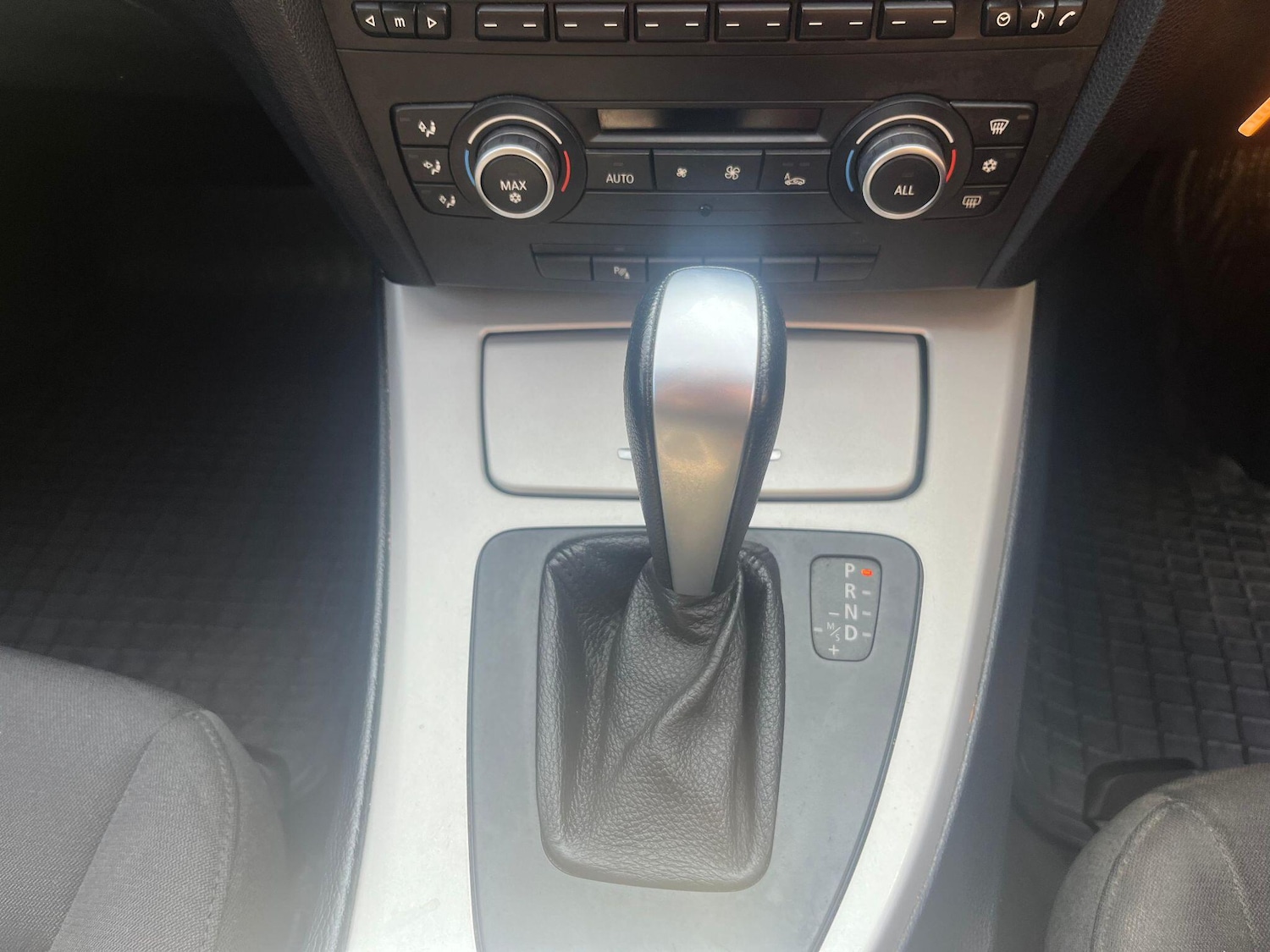 Used BMW 3 Series 2011 for sale - 78035035: Photo 37