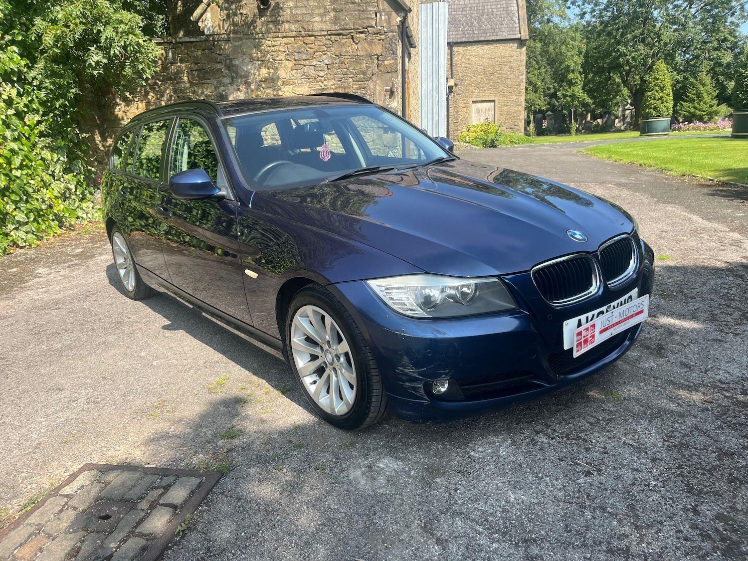 Used BMW 3 Series 2011 for sale - 78035035: Photo 38