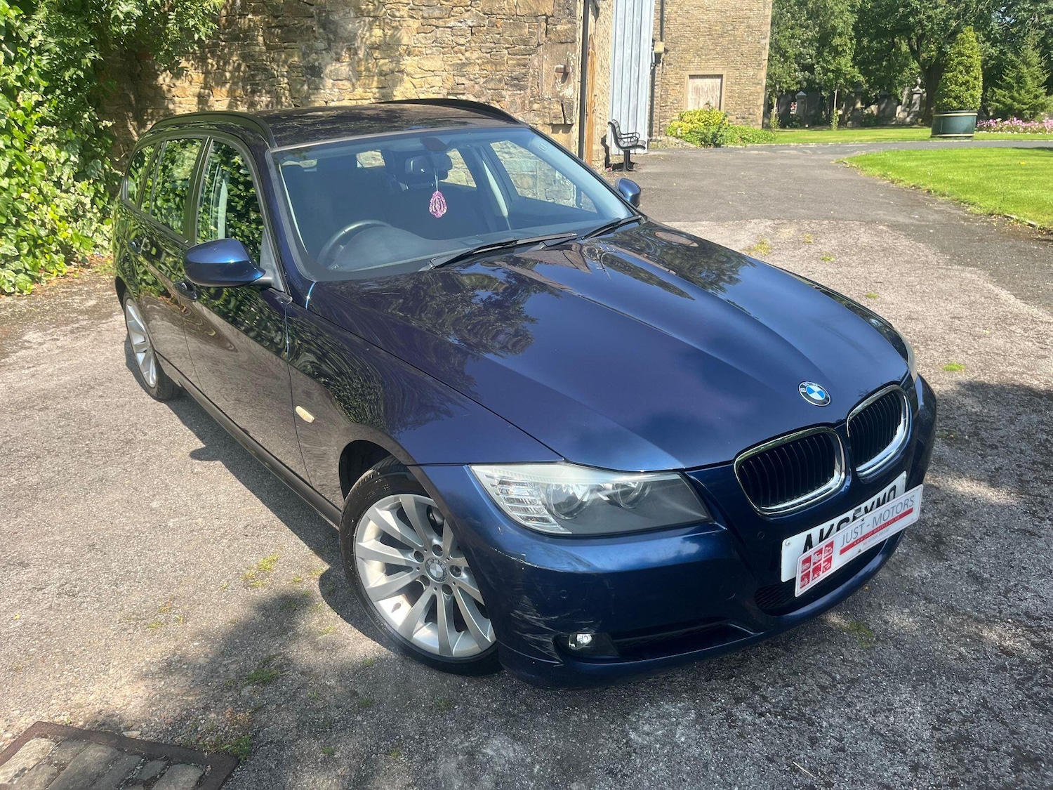 Used BMW 3 Series 2011 for sale - 78035035: Photo 40