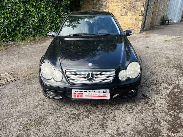Used Mercedes-Benz C-Class 2005 for sale - 75314965: Photo 35