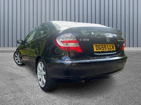Used Mercedes-Benz C-Class 2005 for sale - 75314965: Photo 4