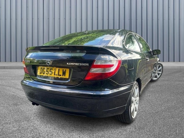 Used Mercedes-Benz C-Class 2005 for sale - 75314965: Photo 6