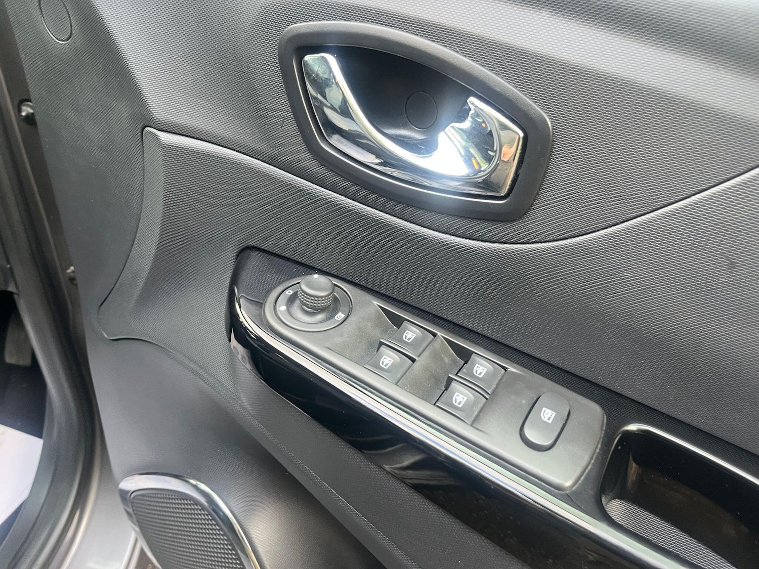 Used Renault Captur 2014 for sale - 76989086: Photo 25