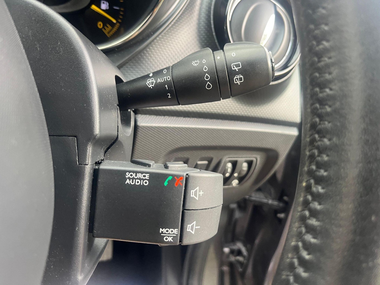 Used Renault Captur 2014 for sale - 76989086: Photo 31