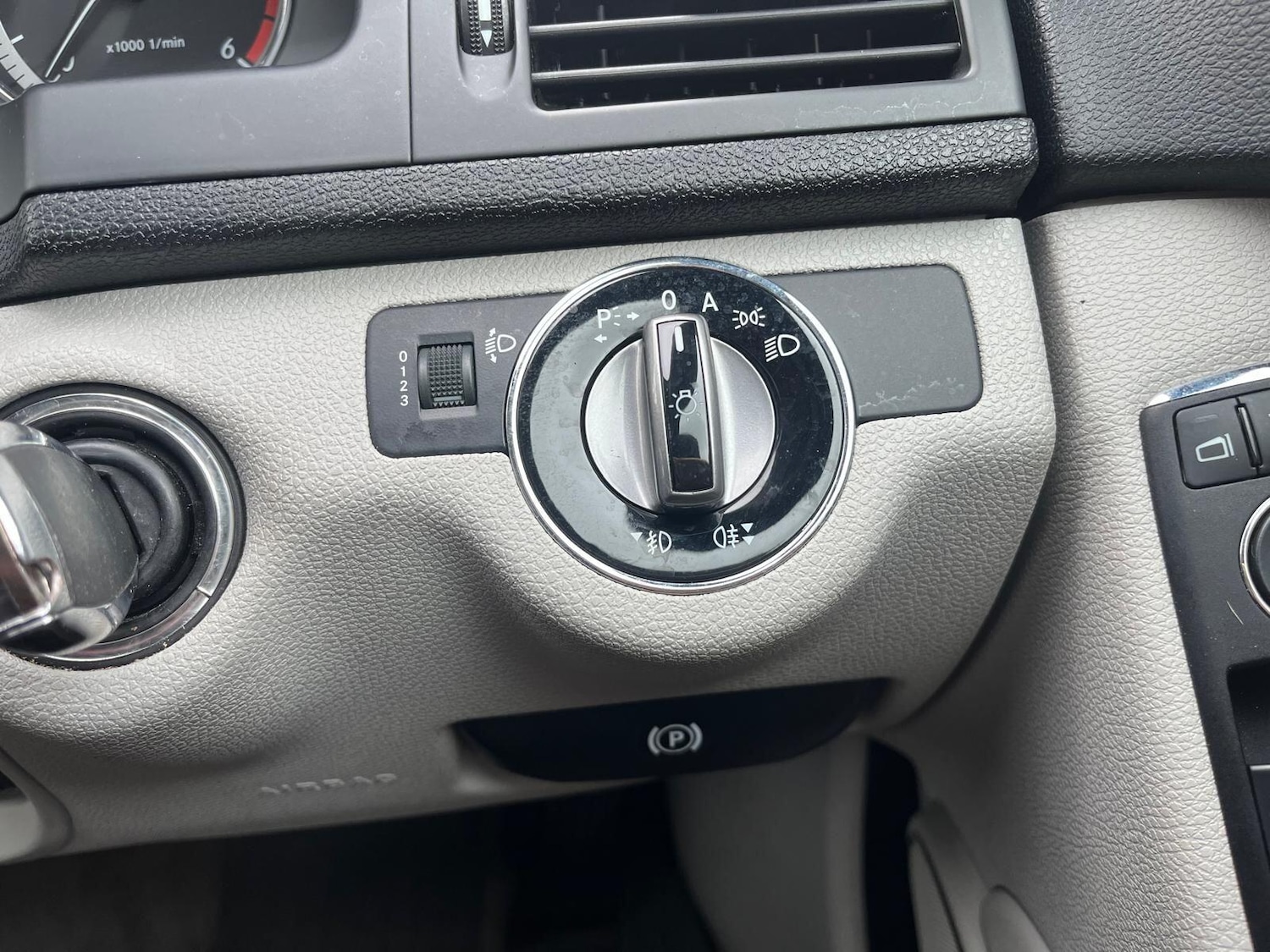 Used Mercedes-Benz C Class 2010 for sale - 77645900: Photo 12