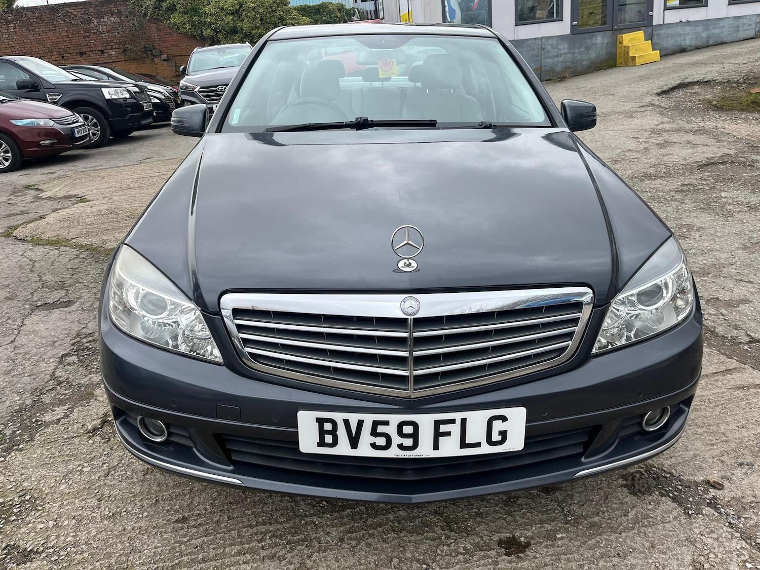 Used Mercedes-Benz C Class 2010 for sale - 77645900: Photo 2