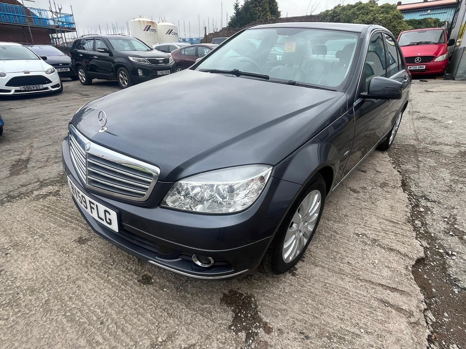 Used Mercedes-Benz C Class 2010 for sale - 77645900: Photo 3