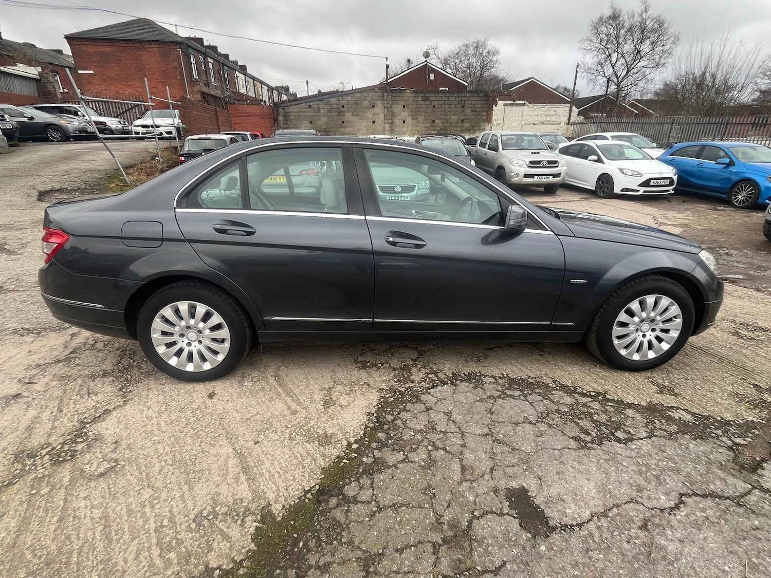 Used Mercedes-Benz C Class 2010 for sale - 77645900: Photo 7
