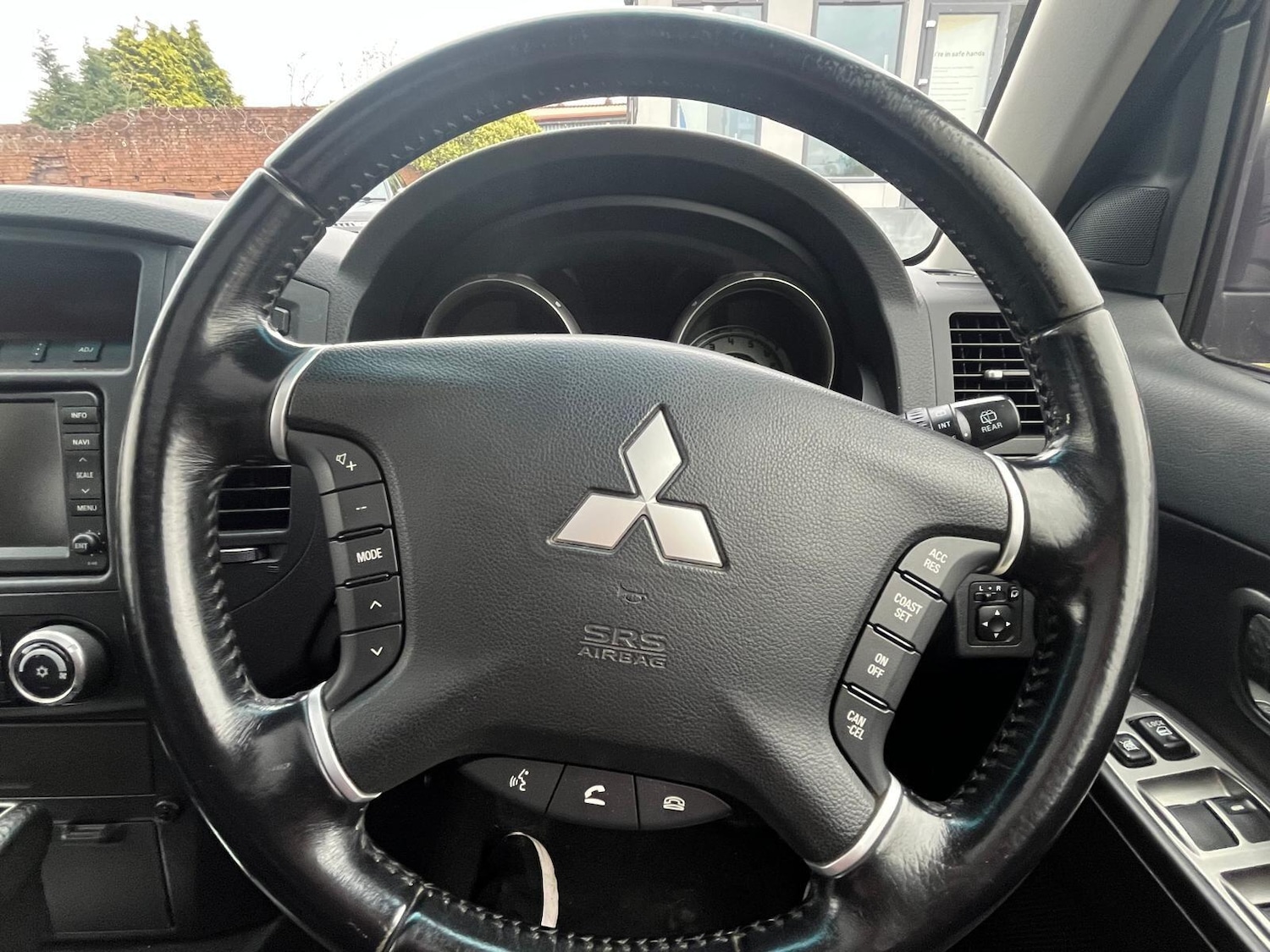 Used Mitsubishi Shogun 2011 for sale - 76138291: Photo 15