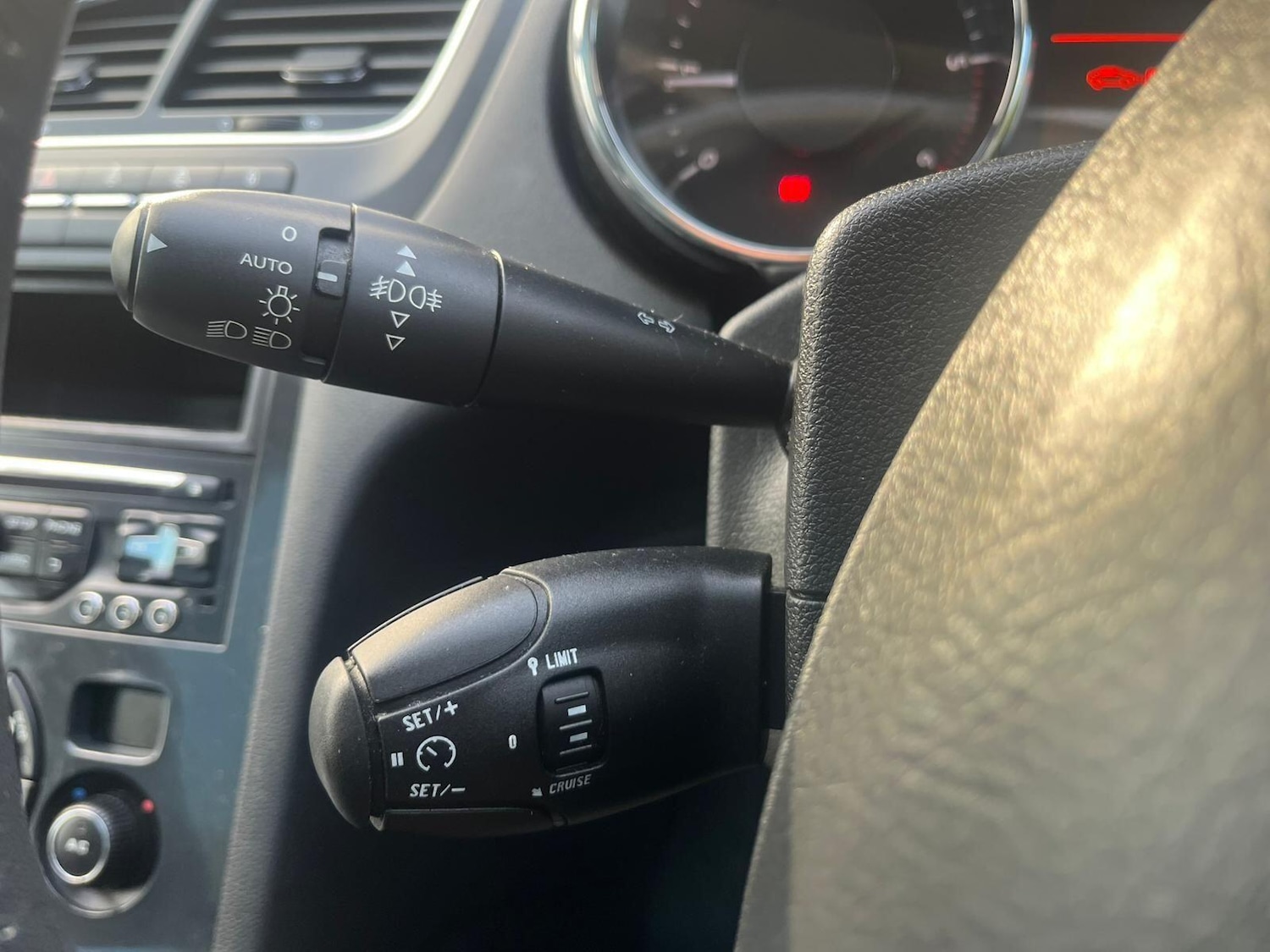 Used Peugeot 5008 2014 for sale - 77109677: Photo 37