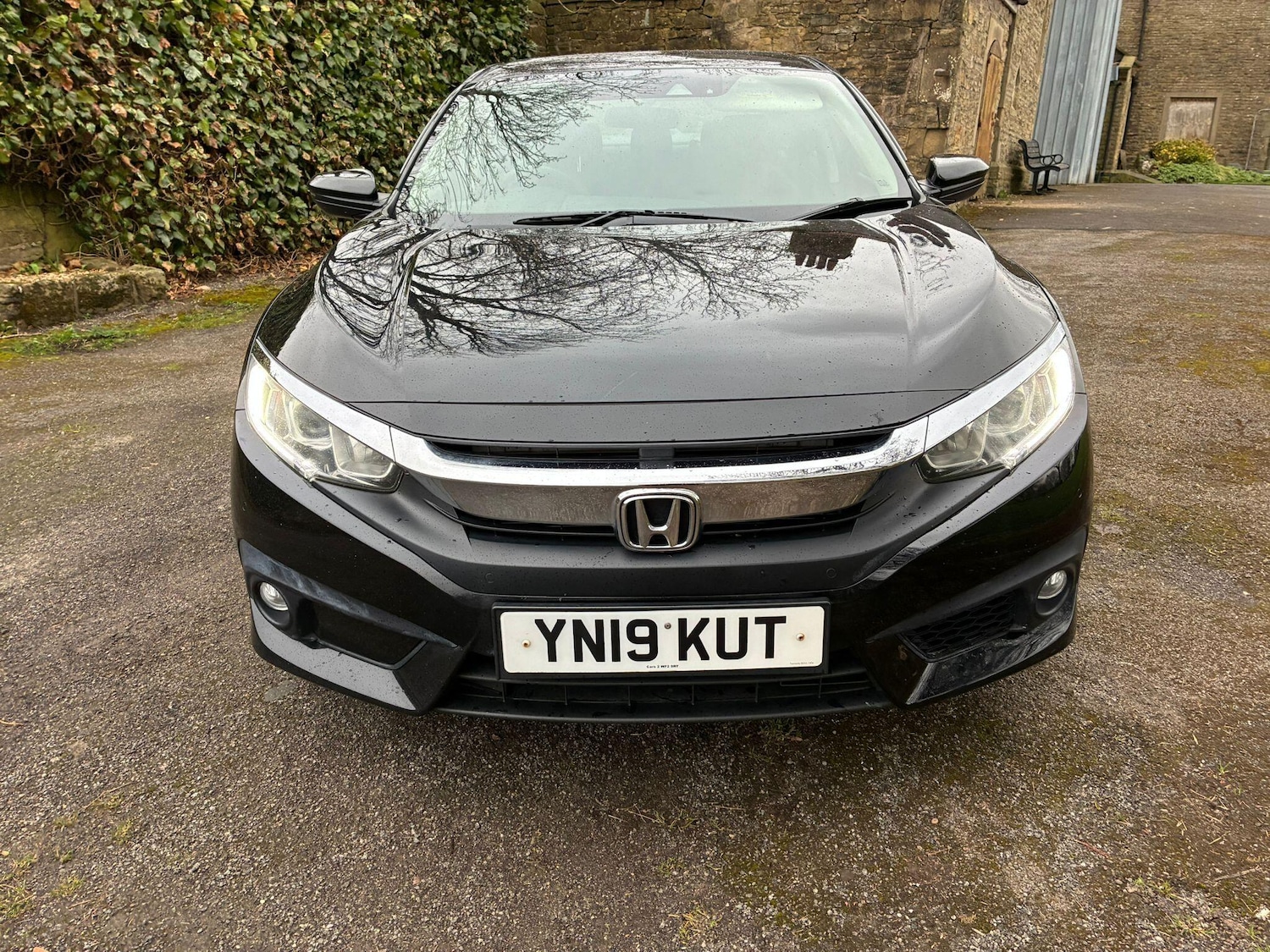 Used Honda Civic 2019 for sale - 77882840: Photo 2