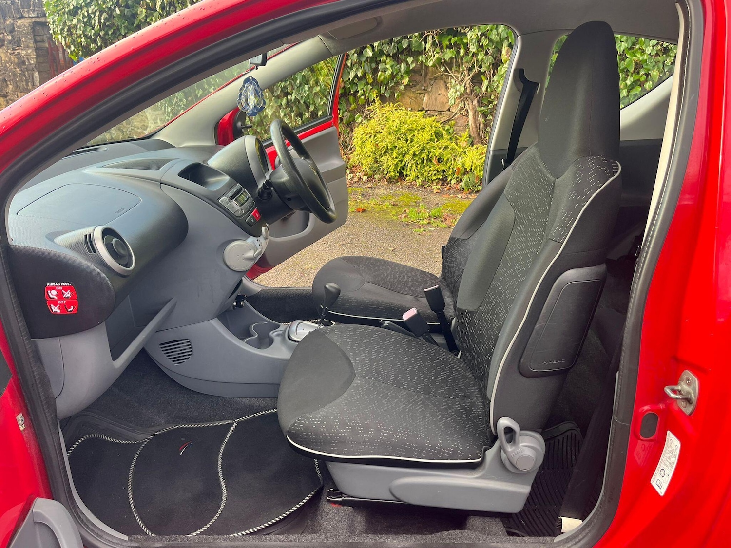 Used Peugeot 107 2009 for sale - 76752388: Photo 13