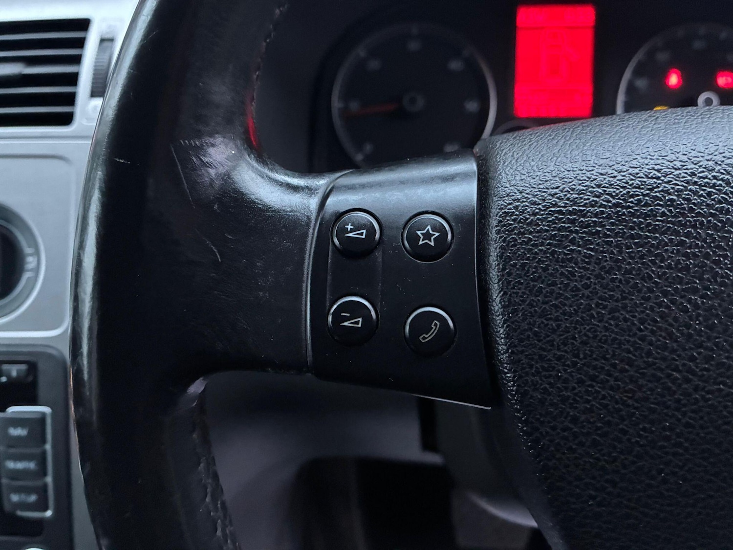 Used Volkswagen Touran for sale - 77625830: Photo 33