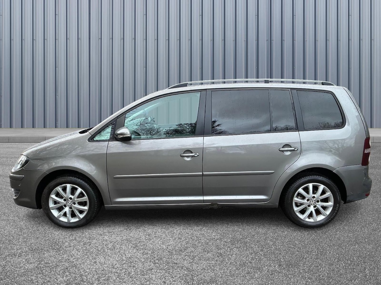 Used Volkswagen Touran for sale - 77625830: Photo 8