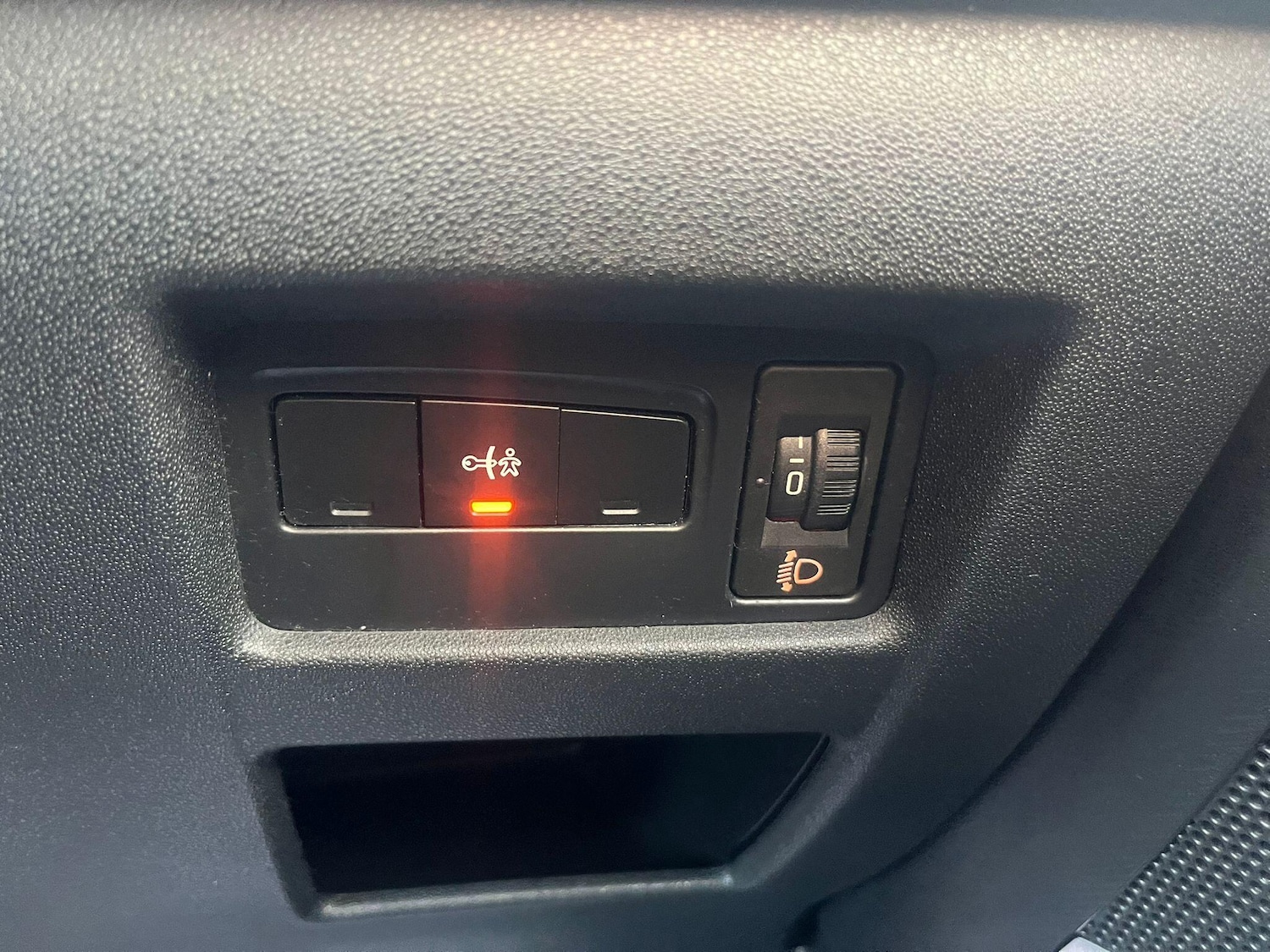 Used Citroen C4 2013 for sale - 76887399: Photo 35