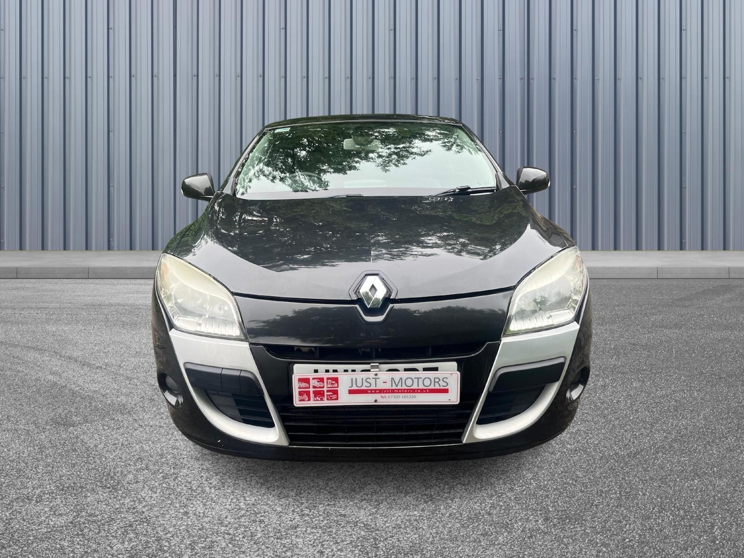 Used Renault Megane 2010 for sale - 76991092: Photo 2