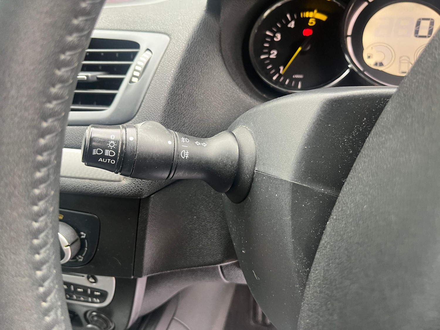 Used Renault Megane 2010 for sale - 76991092: Photo 24