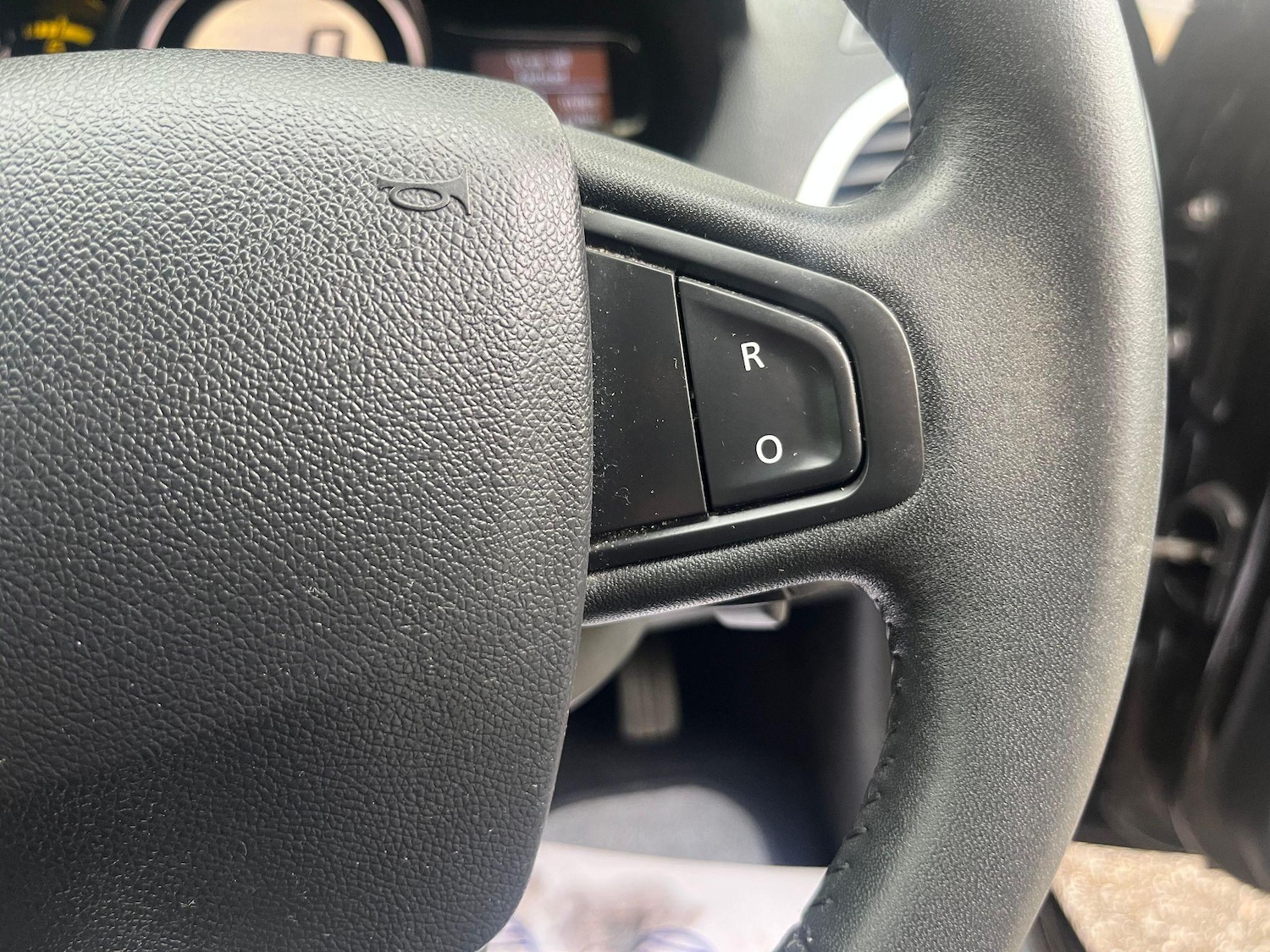 Used Renault Megane 2010 for sale - 76991092: Photo 26