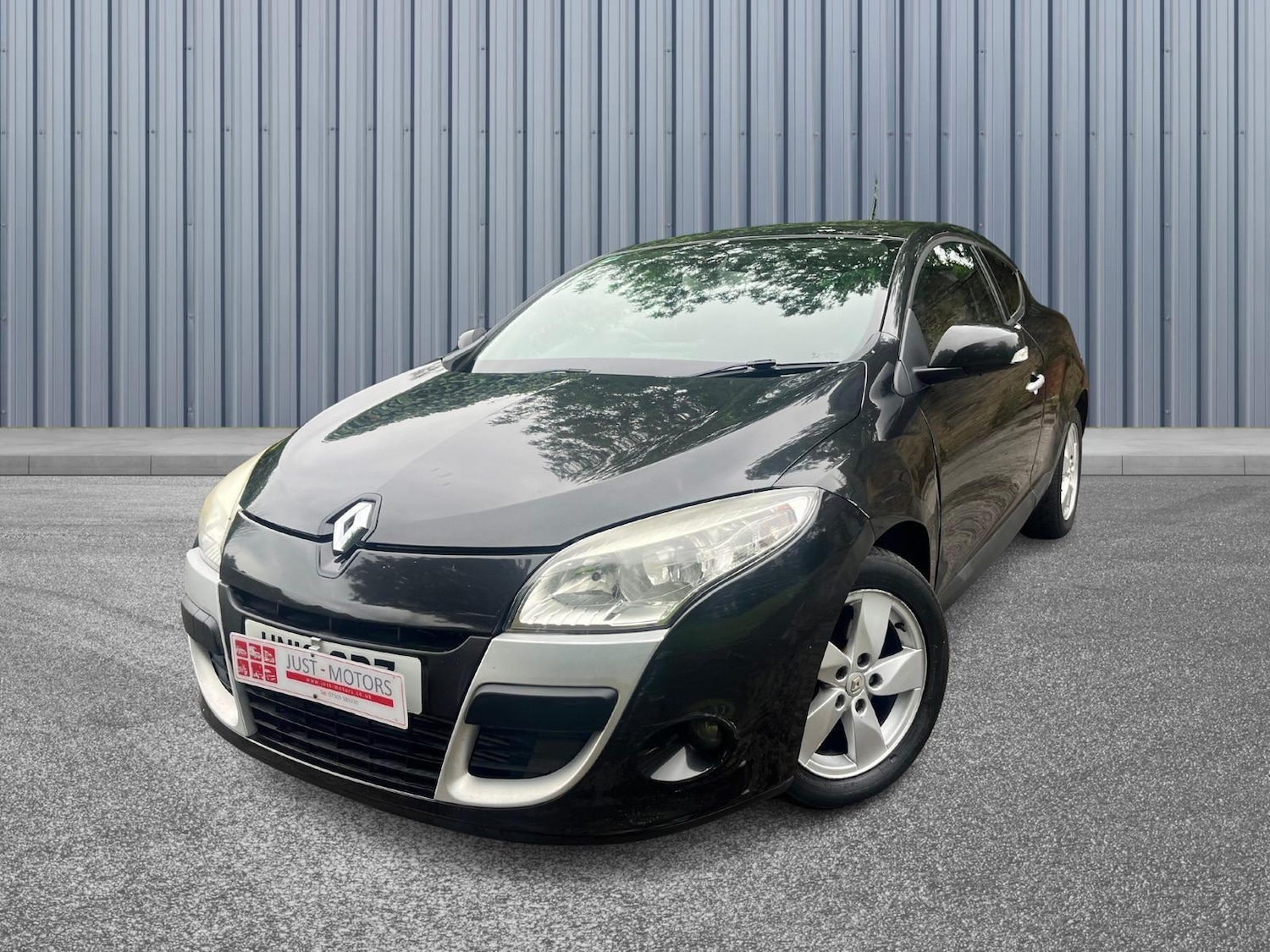 Used Renault Megane 2010 for sale - 76991092: Photo 3