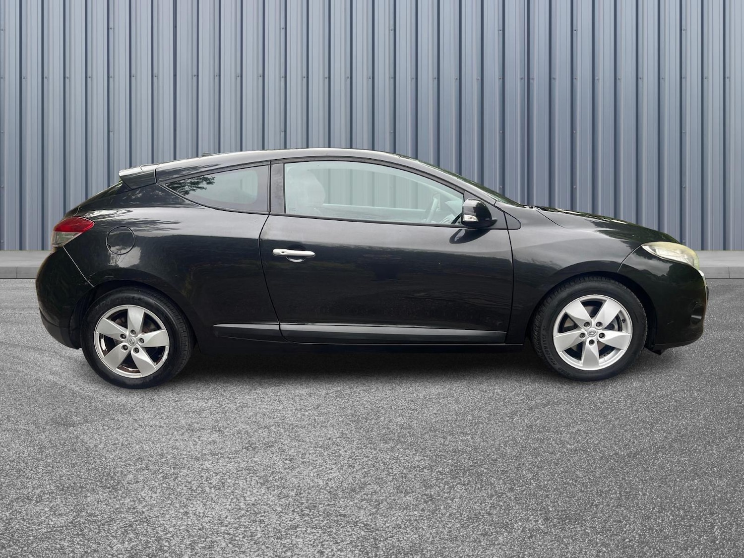Used Renault Megane 2010 for sale - 76991092: Photo 7