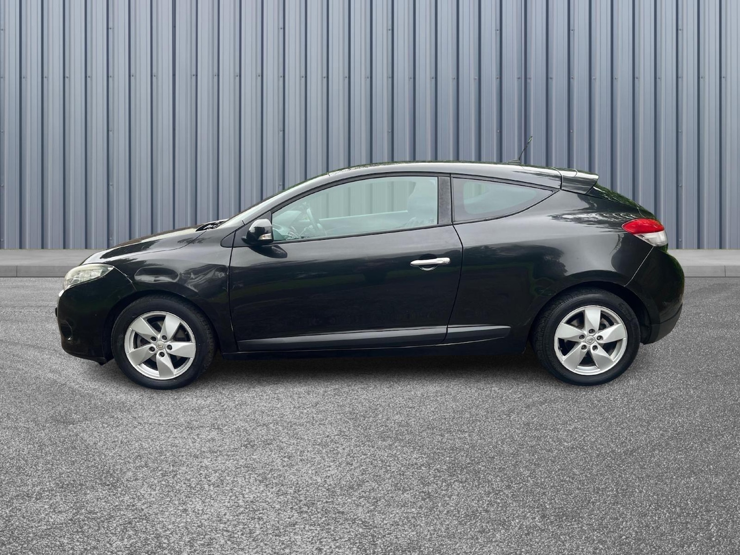 Used Renault Megane 2010 for sale - 76991092: Photo 8