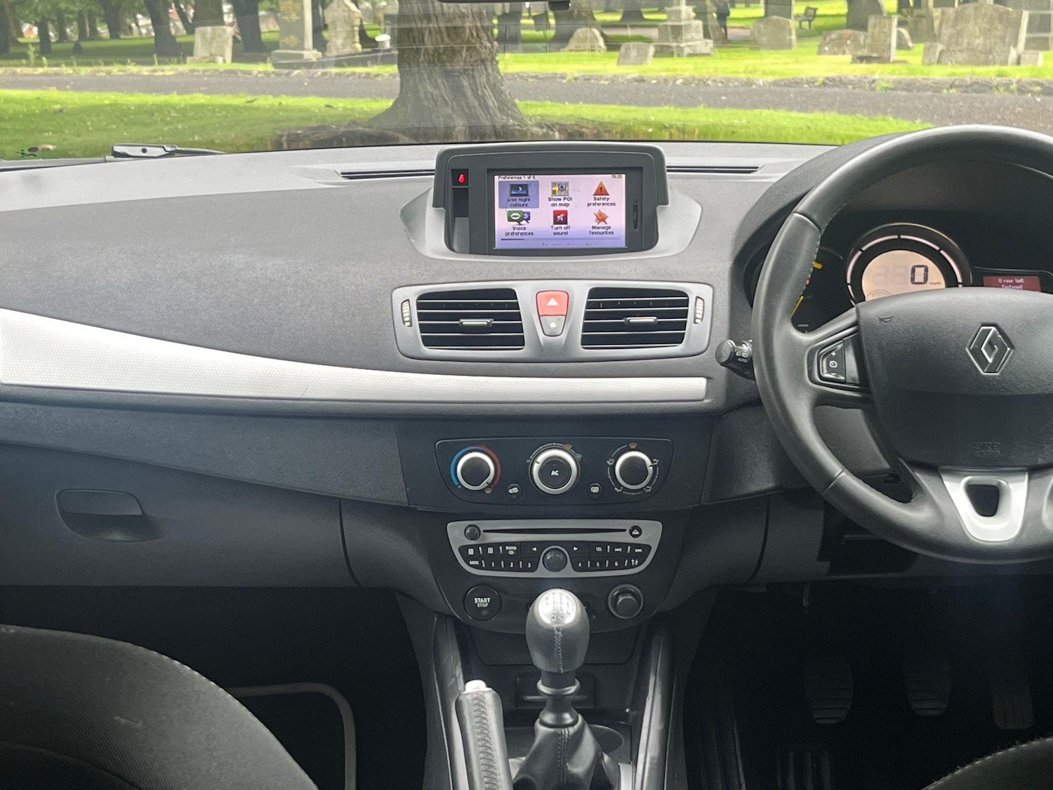 Used Renault Megane 2010 for sale - 76991092: Photo 9