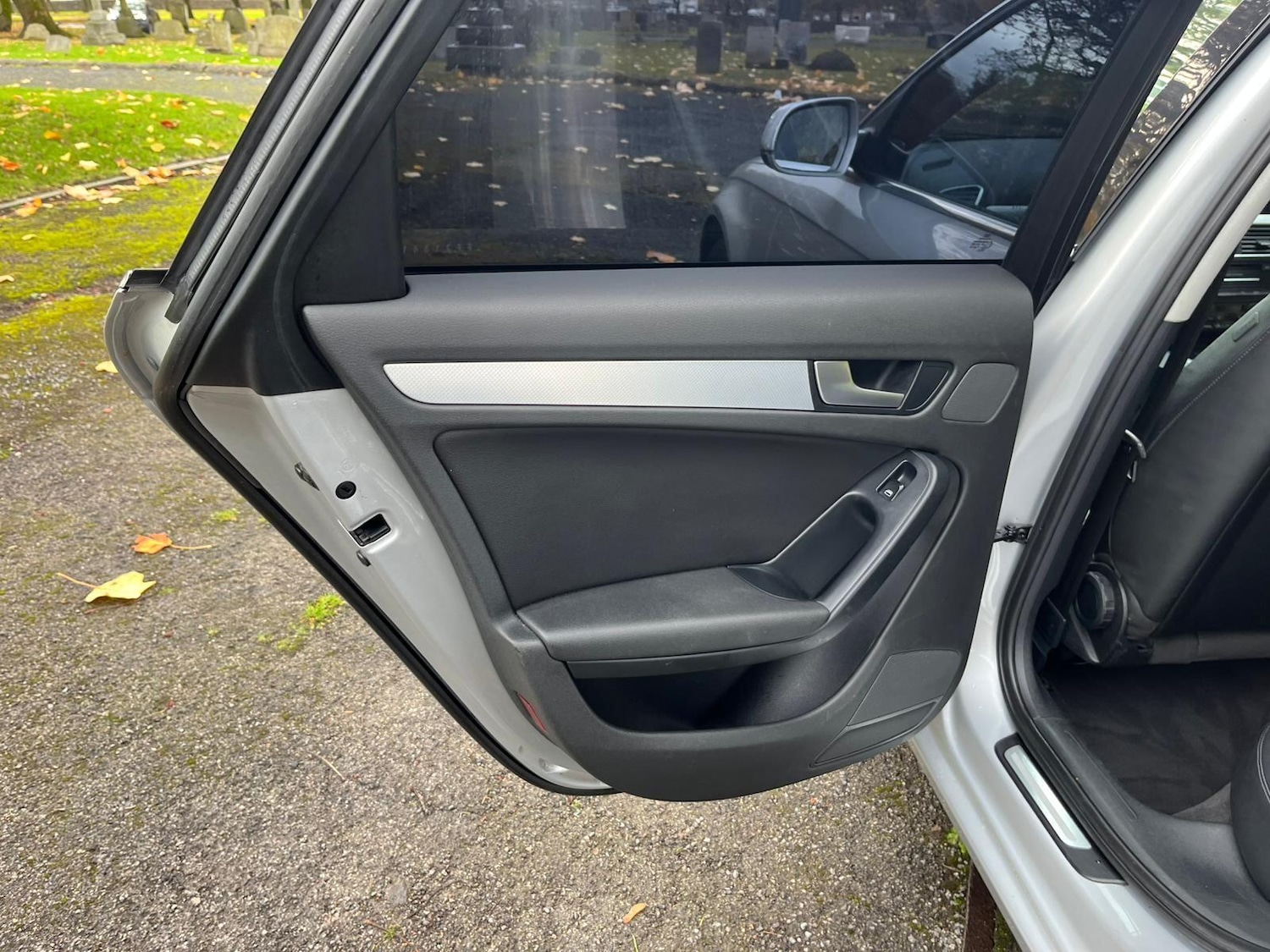 Used Audi A4 2011 for sale - 76432911: Photo 15