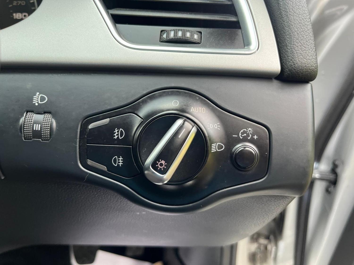 Used Audi A4 2011 for sale - 76432911: Photo 35