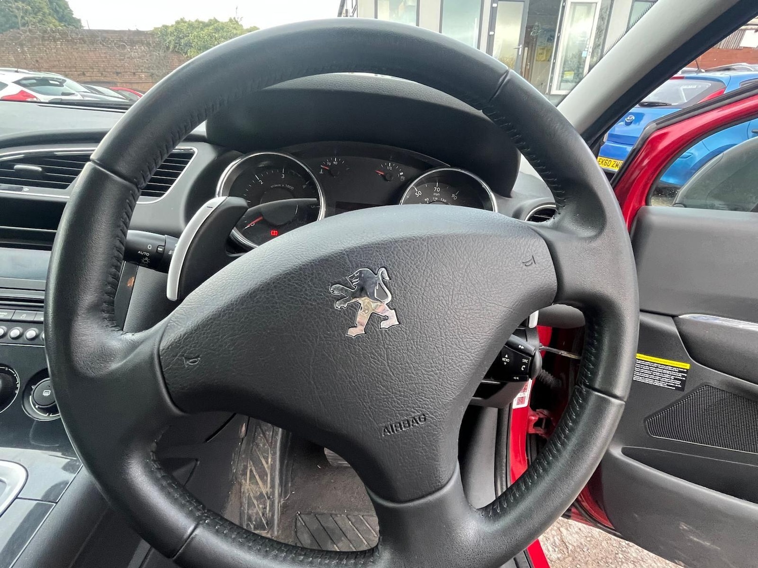 Used Peugeot 3008 2011 for sale - 77709836: Photo 12