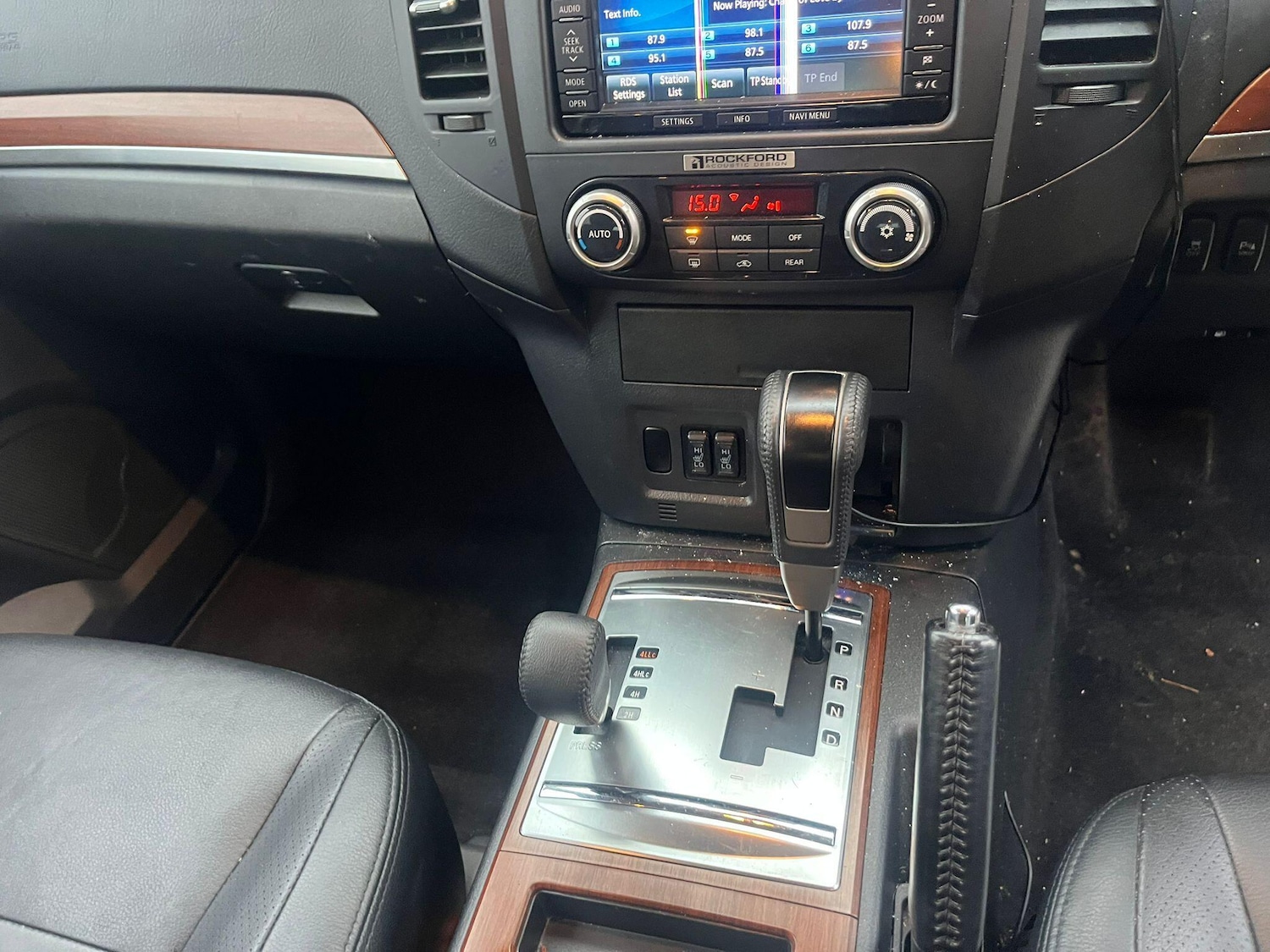 Used Mitsubishi Shogun 2013 for sale - 77191289: Photo 17