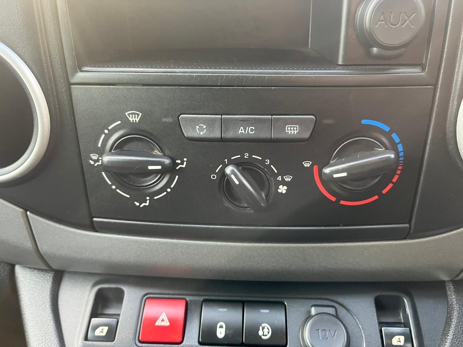 Used Peugeot Partner Tepee 2017 for sale - 76522053: Photo 29